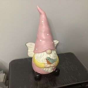 Gnome with bird